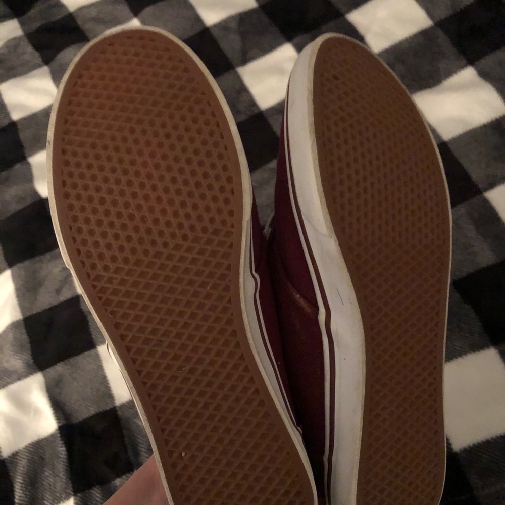 Maroon vans - Picture 5 of 6